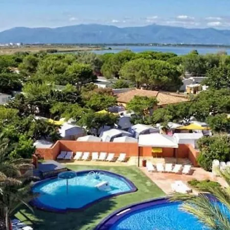 Mhvacances Louent Plusieurs Mobilhomes Dans 4 Etoiles A 200m De La Et Cure Thermale Hotel