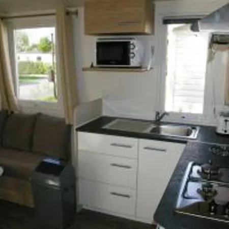 Mhvacances Louent Plusieurs Mobilhomes Dans Camping 4 Etoiles A 200m De La Plage Et Cure Thermale