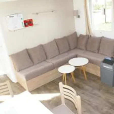 Mhvacances Louent Plusieurs Mobilhomes Dans Camping 4 Etoiles A 200m De La Plage Et Cure Thermale Campsite