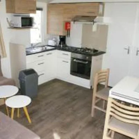 Mhvacances Louent Plusieurs Mobilhomes Dans Camping 4 Etoiles A 200m De La Plage Et Cure Thermale 4*