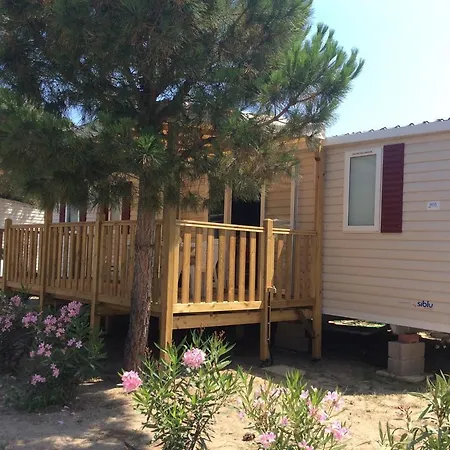 Mhvacances Louent Plusieurs Mobilhomes Dans Camping 4 Etoiles A 200m De La Plage Et Cure Thermale
