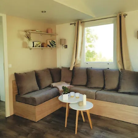 Mhvacances Louent Plusieurs Mobilhomes Dans Camping 4 Etoiles A 200m De La Plage Et Cure Thermale Campsite 4*