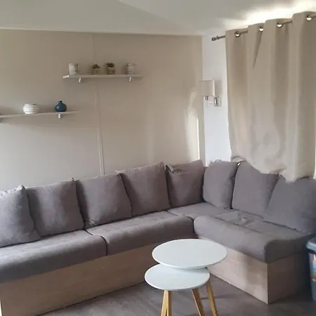 Mhvacances Louent Plusieurs Mobilhomes Dans Camping 4 Etoiles A 200m De La Plage Et Cure Thermale Canet-en-Roussillon