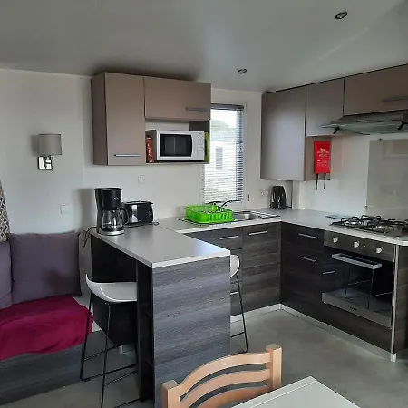 Mhvacances Louent Plusieurs Mobilhomes Dans 4 Etoiles A 200m De La Et Cure Thermale Hotel 4*