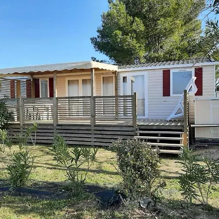 Mhvacances Louent Plusieurs Mobilhomes Dans 4 Etoiles A 200m De La Et Cure Thermale Hotel Canet-en-Roussillon