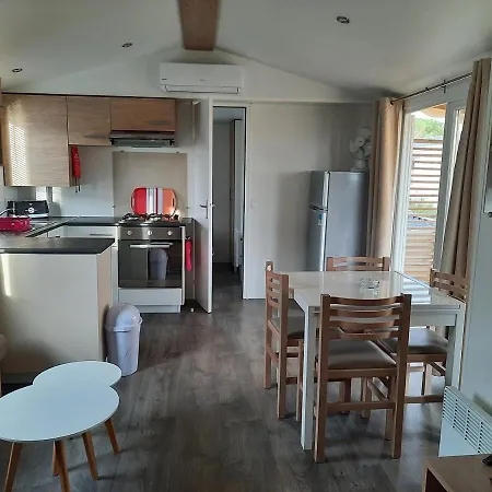 Campsite Mhvacances Louent Plusieurs Mobilhomes Dans Camping 4 Etoiles A 200m De La Plage Et Cure Thermale 4*