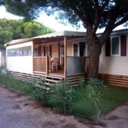 Mhvacances Louent Plusieurs Mobilhomes Dans Camping 4 Etoiles A 200m De La Plage Et Cure Thermale Campsite 4*